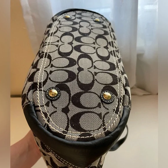Coach Monogram Poppy Black and Tan Signature Tote Bag - Picture 10 of 12